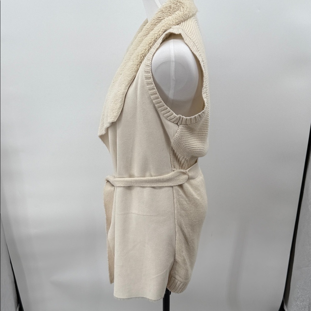 Romeo & Juliet Couture Cream Vest with Belt Size M - Picture 4 of 10